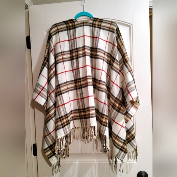 Plaid poncho style wrap - Picture 2 of 3